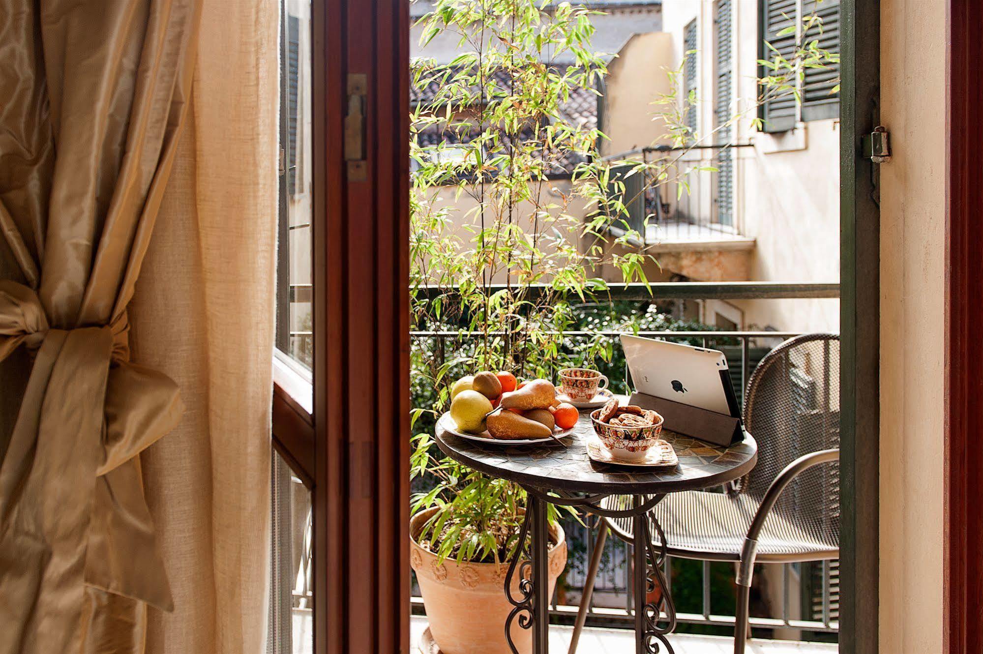 Residenza Borsari Acomodação com café da manhã Verona Exterior foto